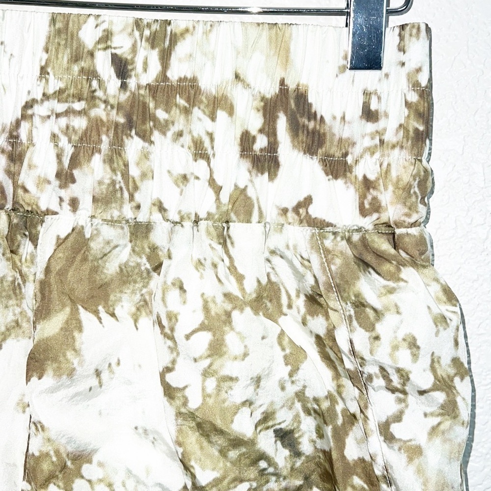 Halara Tie Dye Green And White High Waisted Lined Shorts NEW - Picture 2 of 12